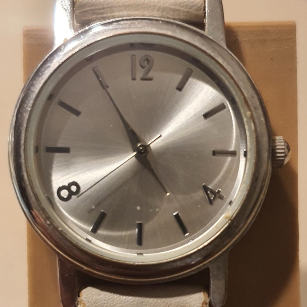 🦋10/$20🦋 FMDX296 Silver/White Leather Women's Watch